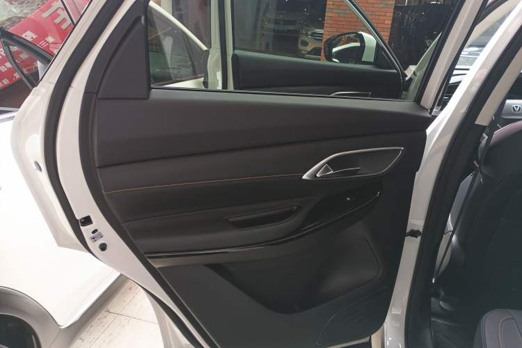 Used CHANGAN X7 PLUS 2024 1.5T Automatic Luxury 7-Seater Left Rear Door Interior