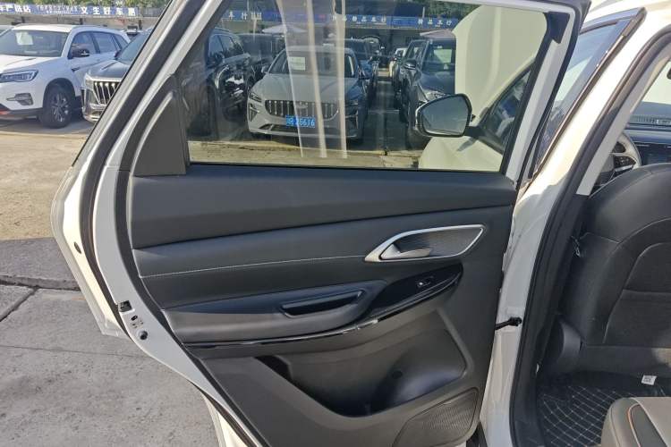 Used CHANGAN X7 PLUS 2024 1.5T Automatic Luxury 7-Seater Left Rear Door Interior