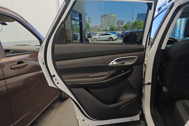 Used CHANGAN X7 PLUS 2024 1.5T Automatic Luxury 7-Seater Left Rear Door Interior
