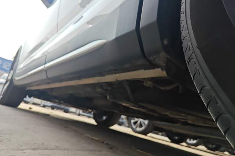 Used CHANGAN X7 PLUS 2024 1.5T Automatic Luxury 7-Seater Left Side Sill