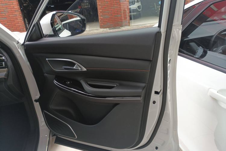 Used CHANGAN X7 PLUS 2024 1.5T Automatic Luxury 7-Seater Right Front Door Interior