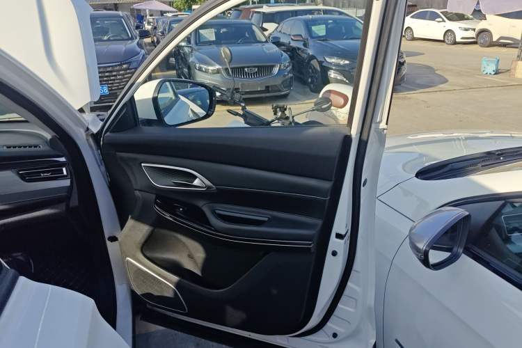 Used CHANGAN X7 PLUS 2024 1.5T Automatic Luxury 7-Seater Right Front Door Interior