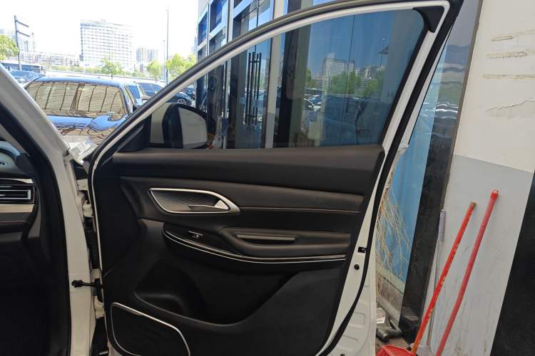 Used CHANGAN X7 PLUS 2024 1.5T Automatic Luxury 7-Seater Right Front Door Interior