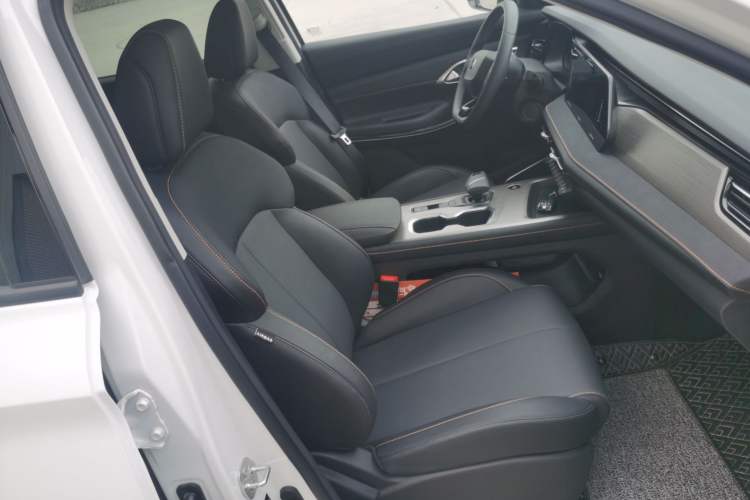 Used CHANGAN X7 PLUS 2024 1.5T Automatic Luxury 7-Seater Right Front Seat