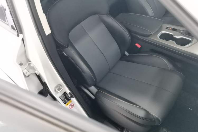 Used CHANGAN X7 PLUS 2024 1.5T Automatic Luxury Edition 5 Seats Right Front Seat