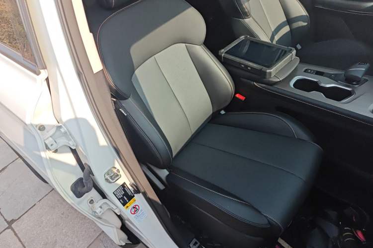 Used CHANGAN X7 PLUS 2024 1.5T Automatic Luxury 7-Seater Right Front Seat