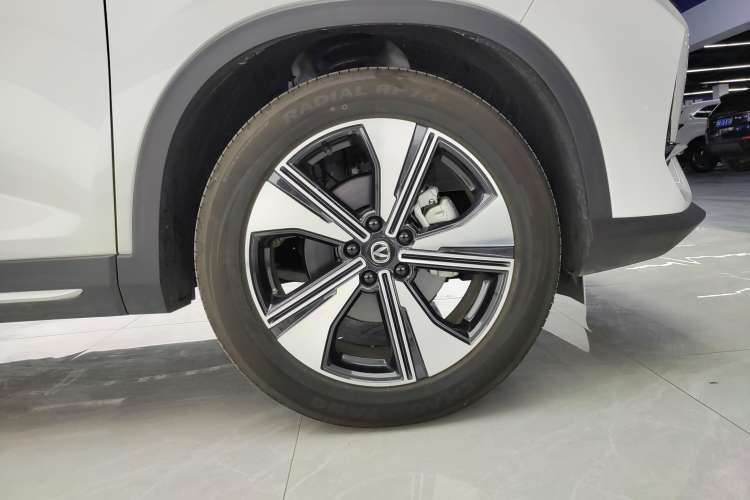 Used CHANGAN X7 PLUS 2024 1.5T Automatic Luxury 7-Seater Right Front Wheel Hub
