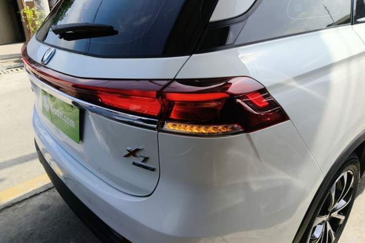 Used CHANGAN X7 PLUS 2024 1.5T Automatic Prestige 7-Seater Right Rear Taillight