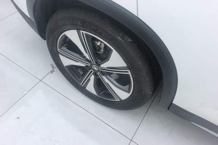 Used CHANGAN X7 PLUS 2024 1.5T Automatic Luxury Edition 5 Seats Right Rear Wheel Hub