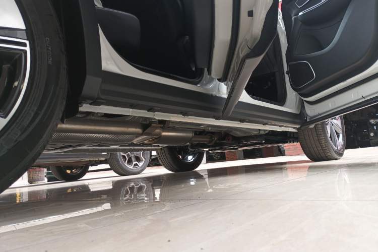 Used CHANGAN X7 PLUS 2024 1.5T Automatic Luxury 7-Seater Right Side Sill