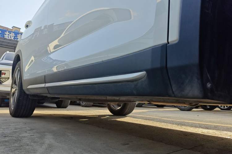 Used CHANGAN X7 PLUS 2024 1.5T Automatic Luxury 7-Seater Right Side Sill