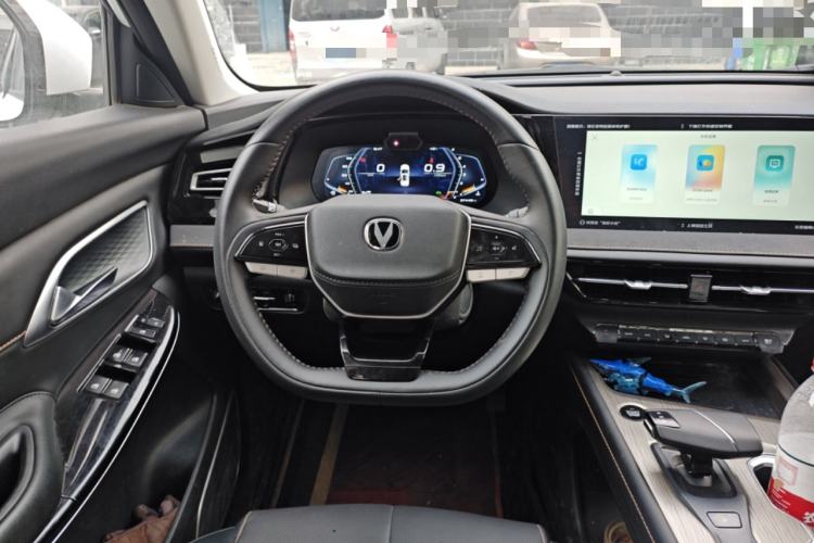 Used CHANGAN X7 PLUS 2024 1.5T Automatic Luxury 7-Seater Steering Wheel