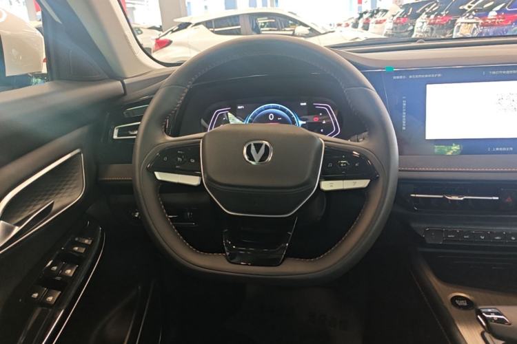 Used CHANGAN X7 PLUS 2024 1.5T Automatic Prestige 7-Seater Steering Wheel