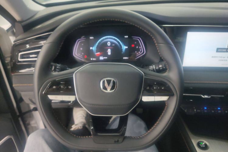 Used CHANGAN X7 PLUS 2024 1.5T Automatic Luxury Edition 5 Seats Steering Wheel