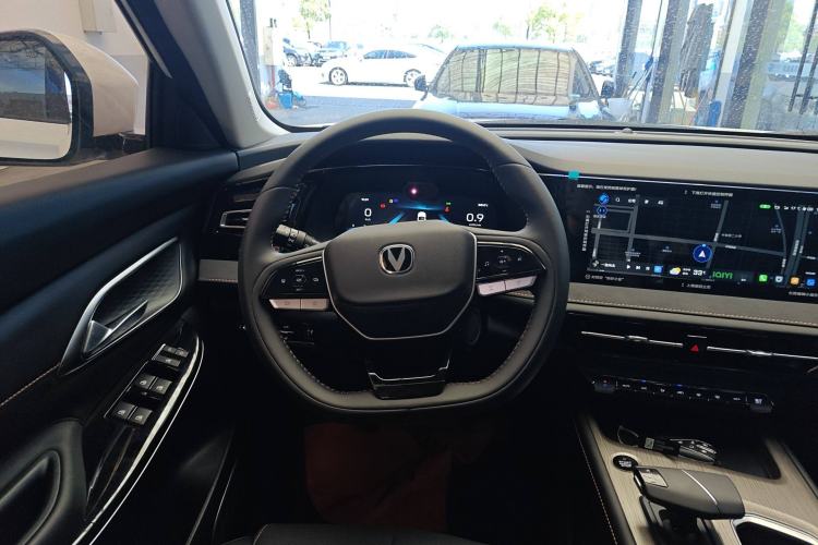 Used CHANGAN X7 PLUS 2024 1.5T Automatic Luxury 7-Seater Steering Wheel