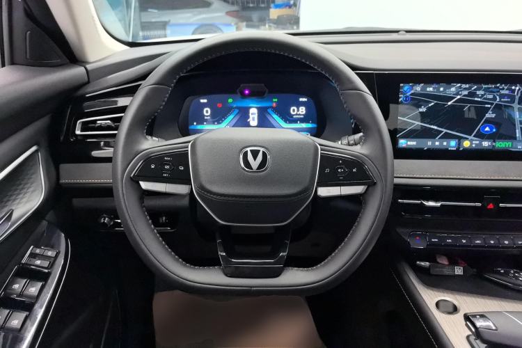 Used CHANGAN X7 PLUS 2024 1.5T Automatic Luxury 7-Seater Steering Wheel