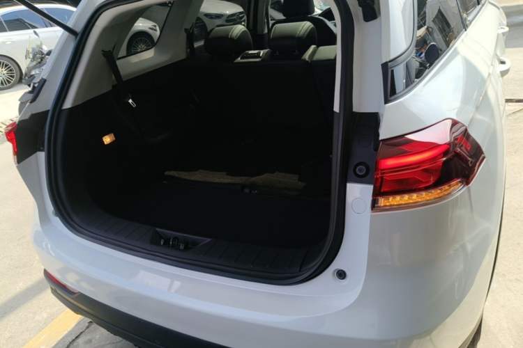Used CHANGAN X7 PLUS 2024 1.5T Automatic Prestige 7-Seater Trunk