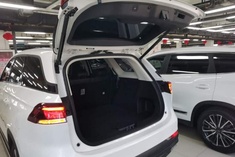 Used CHANGAN X7 PLUS 2024 1.5T Automatic Luxury Edition 5 Seats Trunk