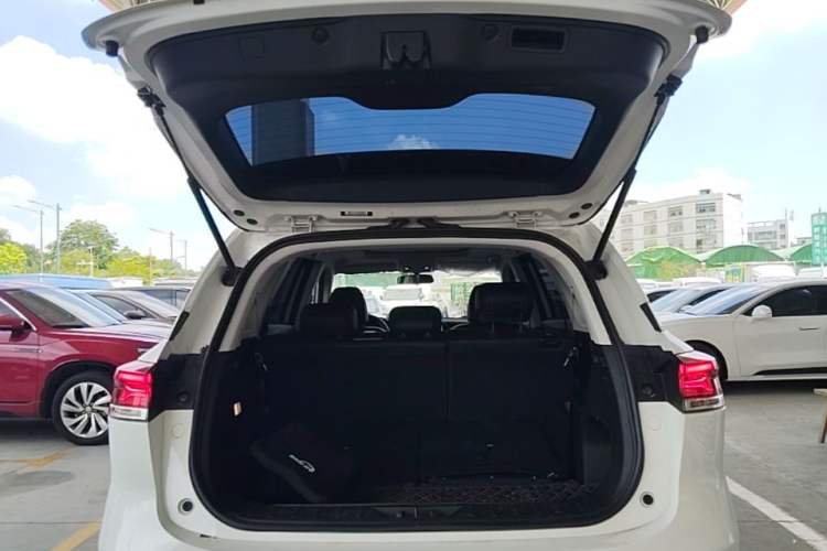 Used CHANGAN X7 PLUS 2024 1.5T Automatic Prestige 7-Seater Trunk