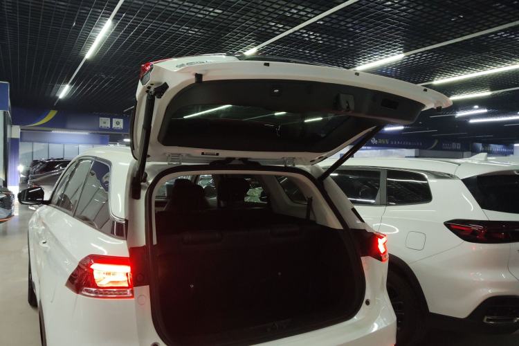 Used CHANGAN X7 PLUS 2024 1.5T Automatic Luxury 7-Seater Trunk