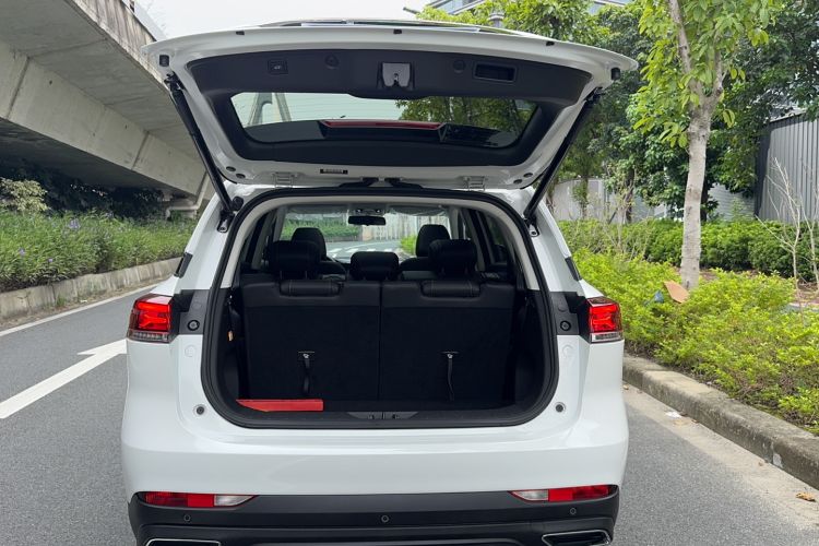Used CHANGAN X7 PLUS 2024 1.5T Automatic Luxury 7-Seater Trunk