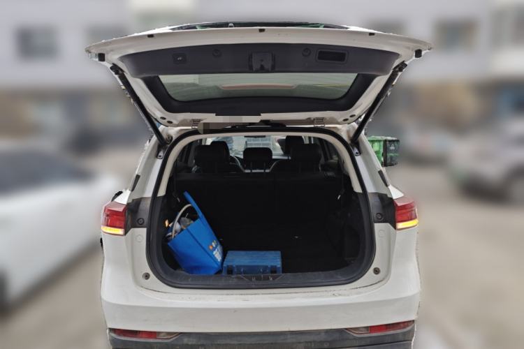 Used CHANGAN X7 PLUS 2024 1.5T Automatic Luxury 7-Seater Trunk
