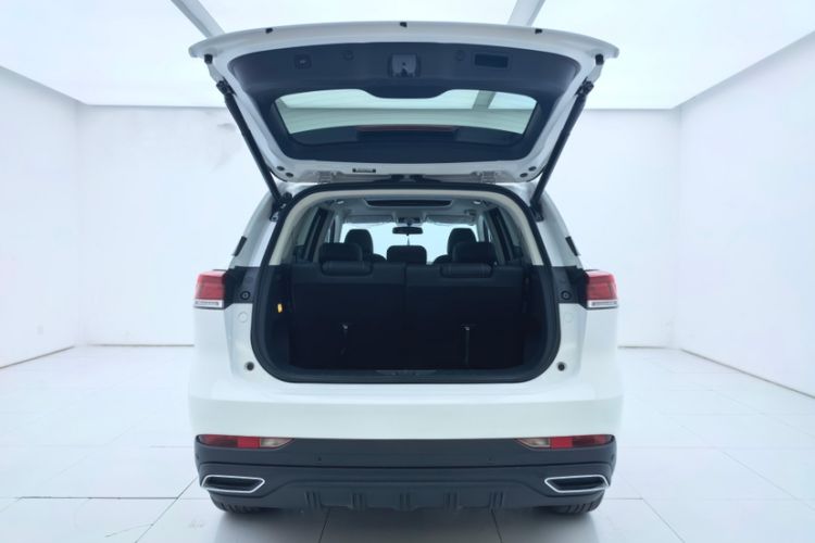 Used CHANGAN X7 PLUS 2024 1.5T Automatic Luxury 7-Seater Trunk