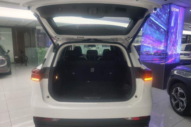 Used CHANGAN X7 PLUS 2024 1.5T Automatic Luxury Edition 5 Seats Trunk