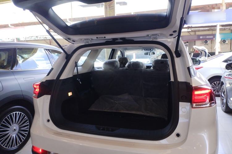 Used CHANGAN X7 PLUS 2024 1.5T Automatic Prestige 7-Seater Trunk