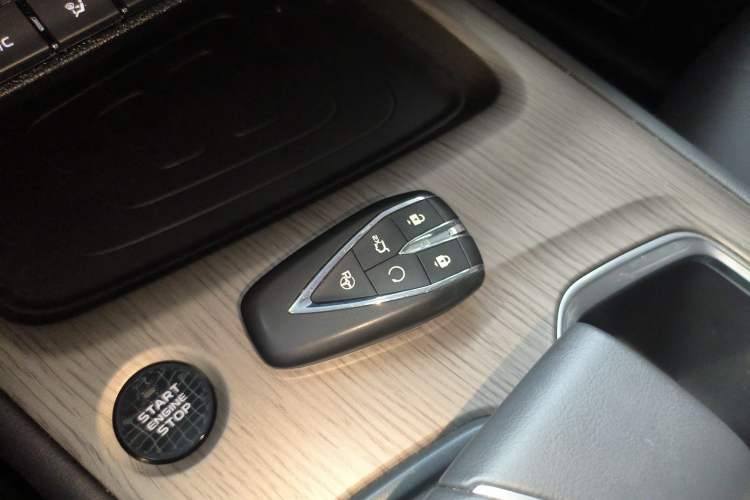 Used CHANGAN X7 PLUS 2024 1.5T Automatic Luxury 7-Seater Vehicle Key