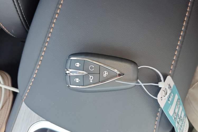 Used CHANGAN X7 PLUS 2024 1.5T Automatic Luxury 7-Seater Vehicle Key