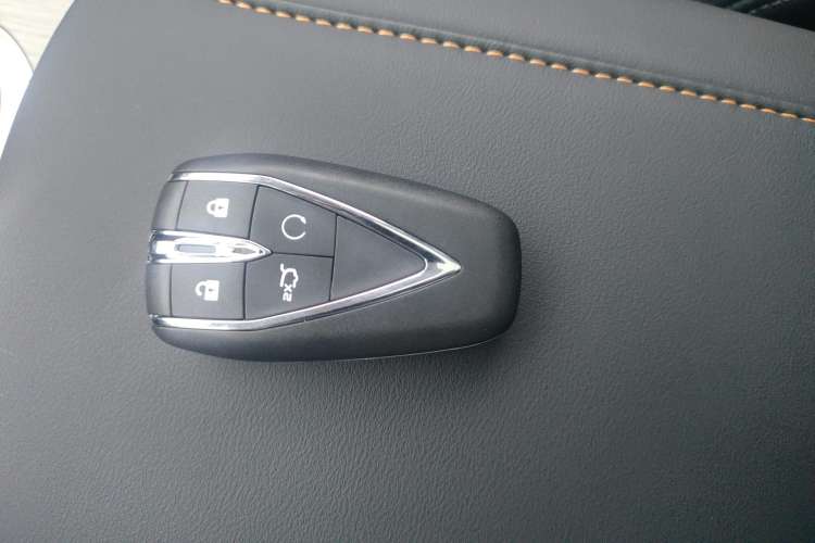 Used CHANGAN X7 PLUS 2024 1.5T Automatic Luxury 7-Seater Vehicle Key