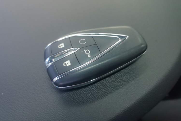 Used CHANGAN X7 PLUS 2024 1.5T Automatic Luxury 7-Seater Vehicle Key