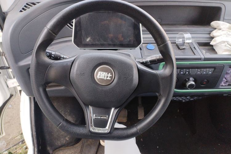 Used Chengshi 01 2023 Deluxe Version 3.3KW Charging Single-Row Enclosed Cargo Van with 2 Seats Steering Wheel