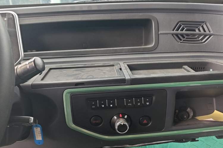 Used Chengshi 01 2021 Wealth Edition + 3.3KW Air Conditioner Single-Row Enclosed Van Two-Seater Dual Batteries Audio And AC Panel