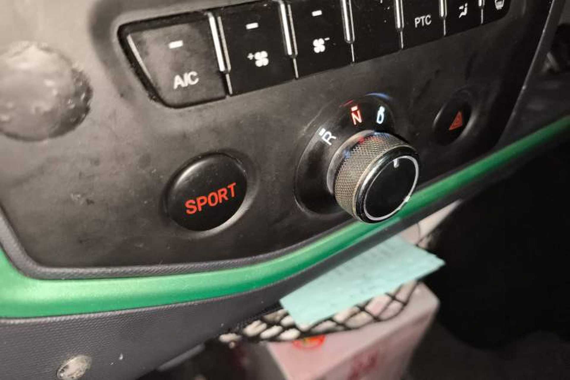 Used Chengshi 01 2021 Wealth Edition + 3.3KW Air Conditioner Single-Row Enclosed Van Two-Seater Dual Batteries Gear Lever