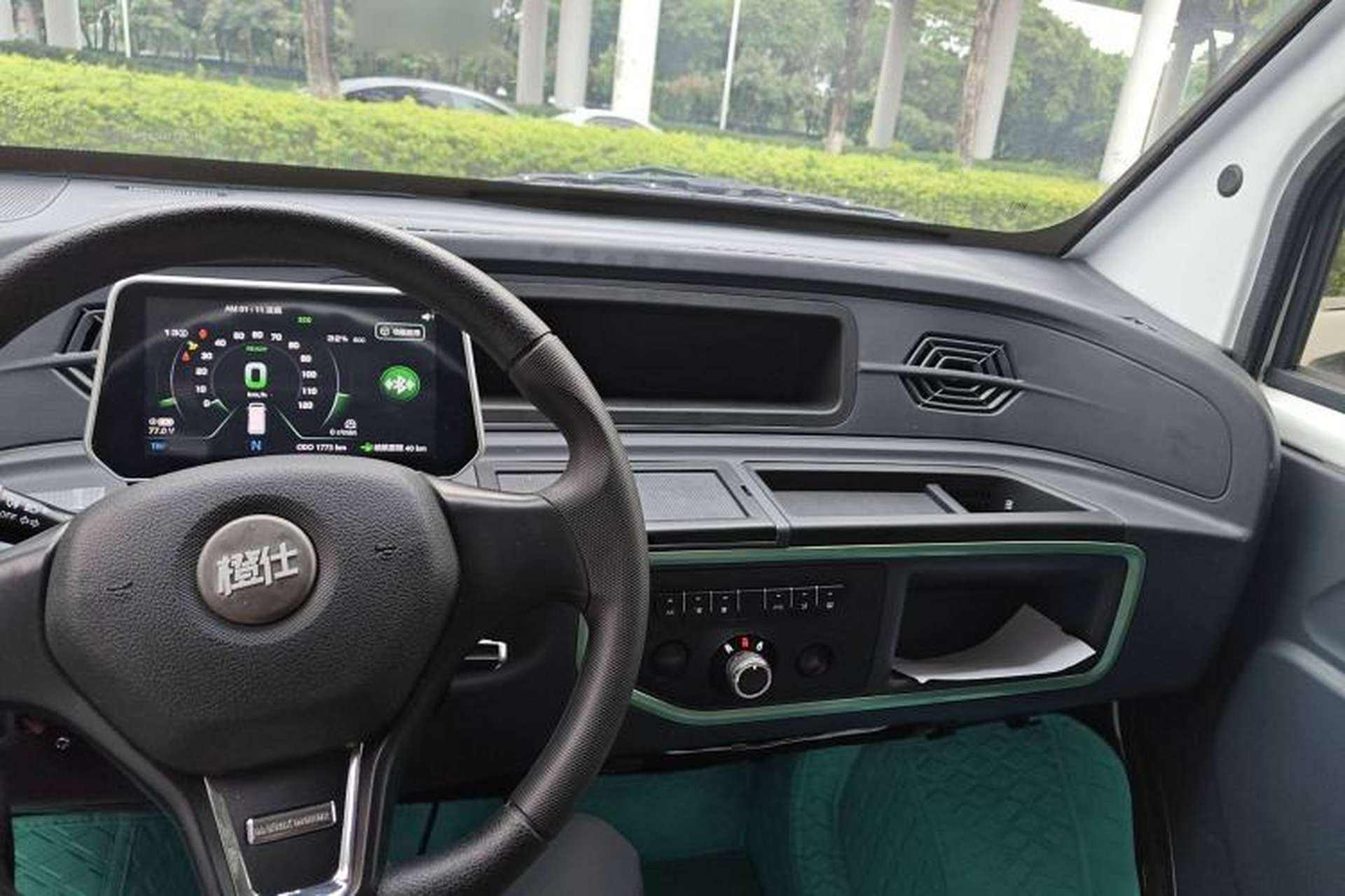 Used Chengshi 01 2021 Wealth Edition + 3.3KW Air Conditioner Single-Row Enclosed Van Two-Seater Dual Batteries Interior 2