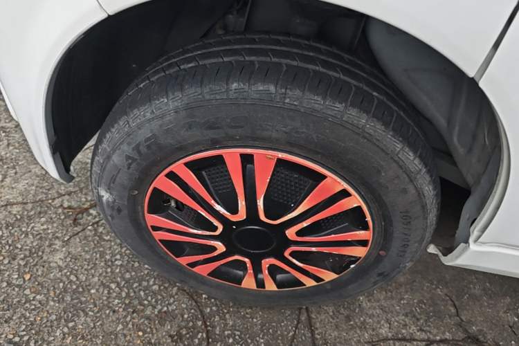 Used Chengshi 01 2021 Wealth Edition + 3.3KW Air Conditioner Single-Row Enclosed Van Two-Seater Dual Batteries Left Front Wheel Hub