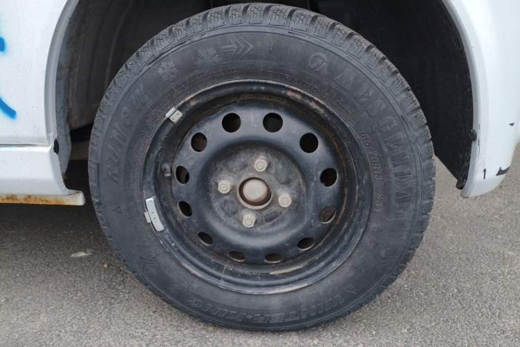 Used Chengshi 01 2021 Chuanfu Edition + 3.3KW Single-Row Closed Cargo Van Single Seat Single Battery Right Front Wheel Hub