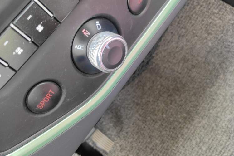 Used Chengshi 01 2022 Wealth Edition + 3.3KW Air Conditioner Single-Row Closed Cargo Van Two-Seater Dual Batteries Gear Lever