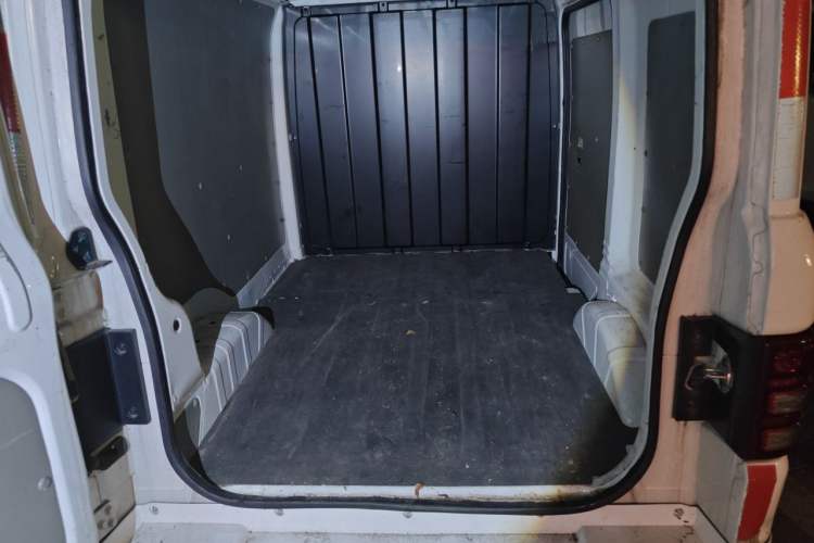 Used Chengshi 01 2022 Wealth Edition + 3.3KW Single-Row Enclosed Cargo Van Single-Seater Dual Batteries Trunk