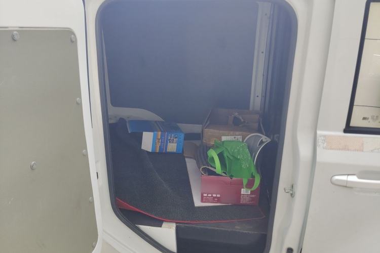 Used Chengshi 01  Left Rear Seat
