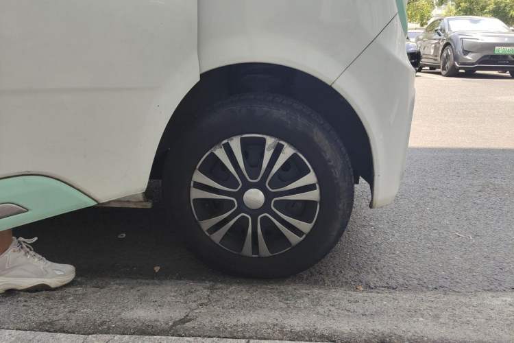 Used Chengshi 01  Right Front Wheel Hub