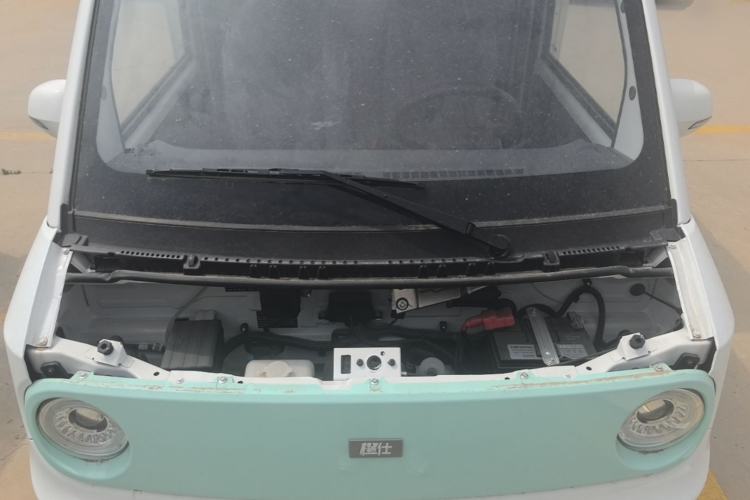 Used Chengshi X2 2022 Wealth Edition Single-Row Box-Type Transport Vehicle Engine Bay