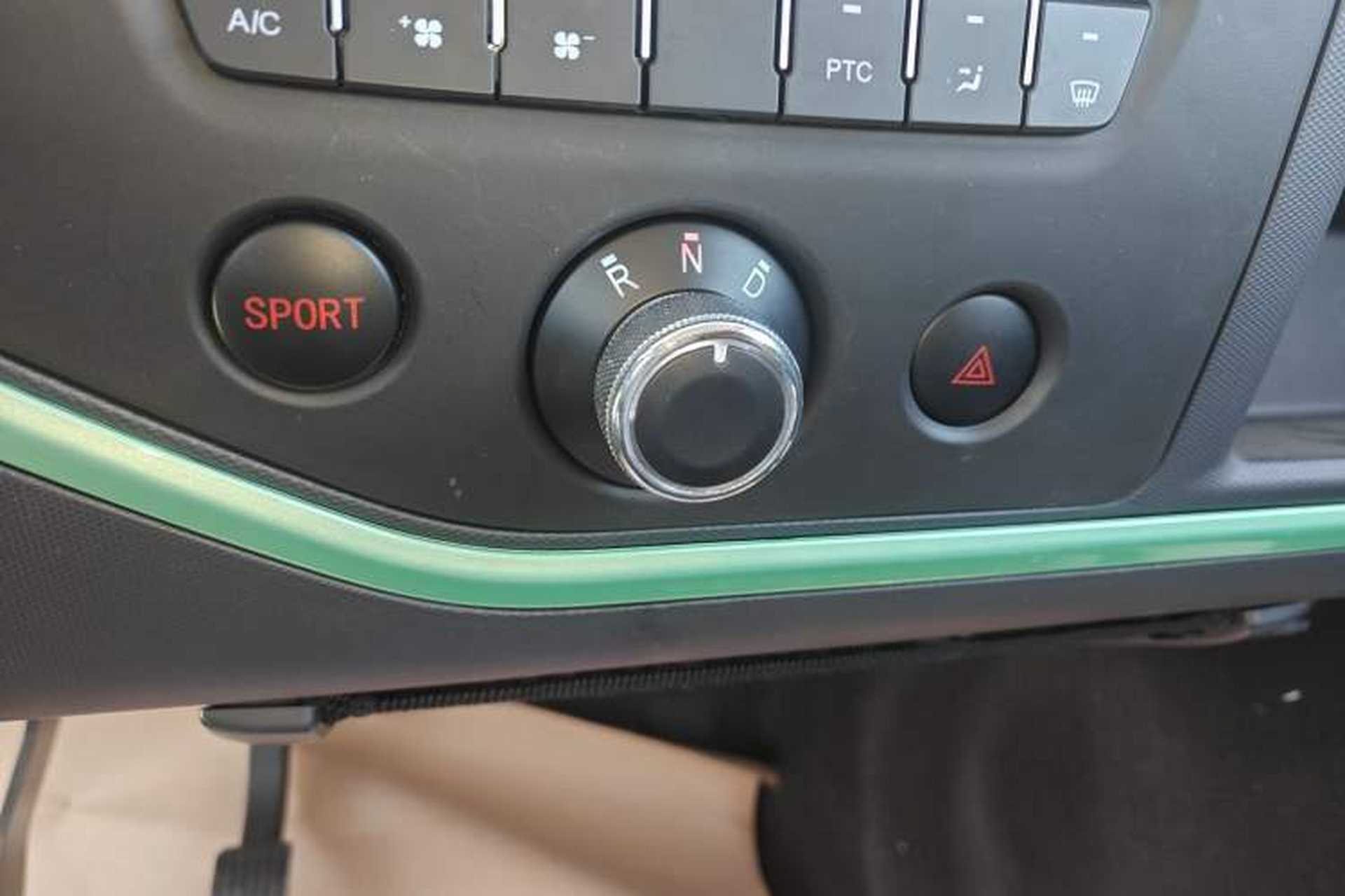 Used Chengshi X2 2022 Wealth Edition Single-Row Box-Type Transport Vehicle Gear Lever