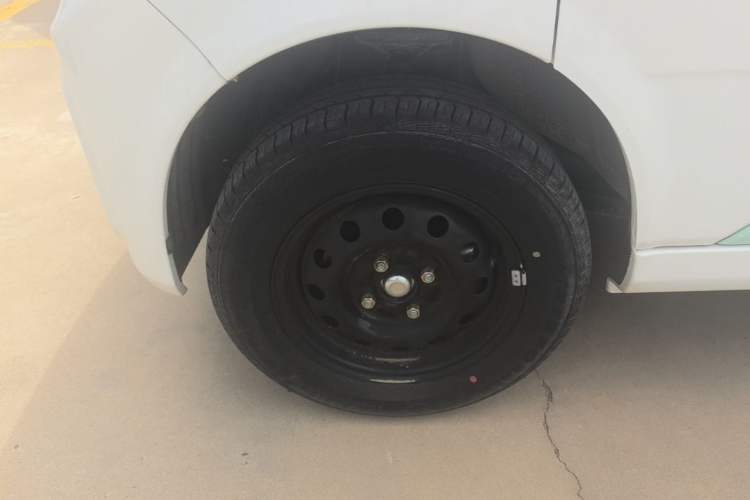 Used Chengshi X2 2022 Wealth Edition Single-Row Box-Type Transport Vehicle Left Front Wheel Hub
