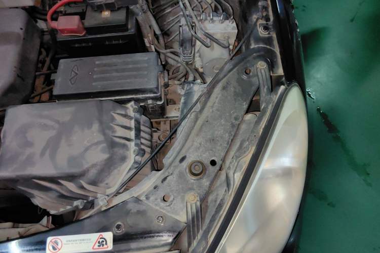 Used Chery A3 2010 Restyled Sedan 1.6L Manual – Entry-Level Trim Engine Bay Left
