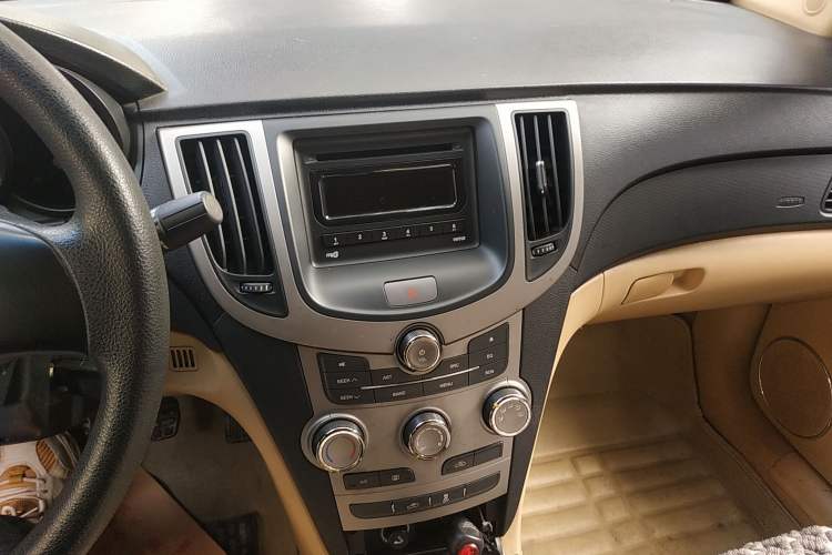 Used Chery A3 2010 Restyled Sedan 1.6L Manual – Entry-Level Trim Audio And AC Panel