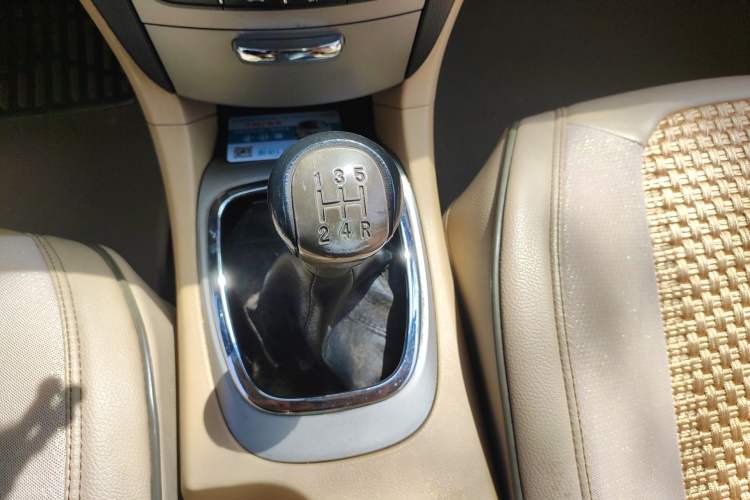 Used Chery A3 2010 Facelifted Hatchback 1.6L Manual – Ambition Trim Gear Lever
