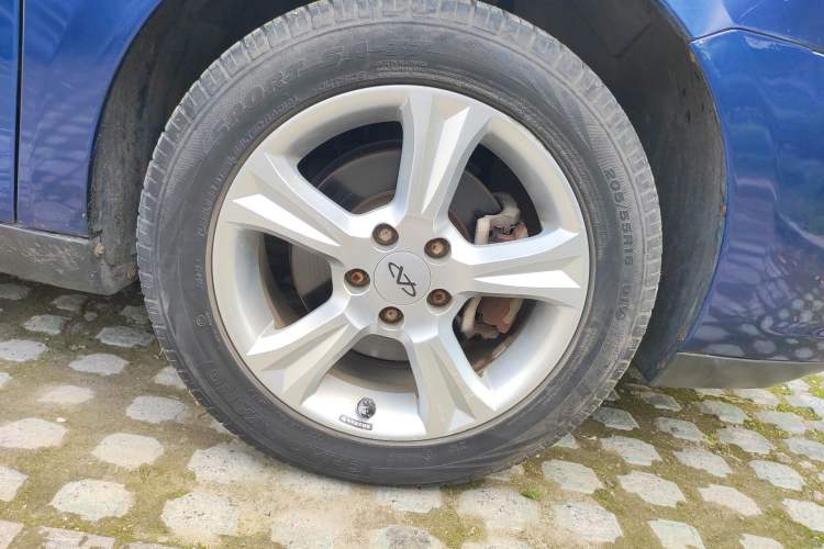Used Chery A3 2010 Facelifted Hatchback 1.6L Manual – Ambition Trim Right Front Wheel Hub